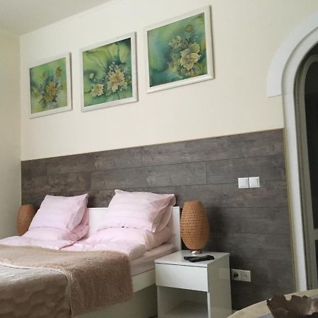 Chokolate Apartamento Lviv Exterior foto