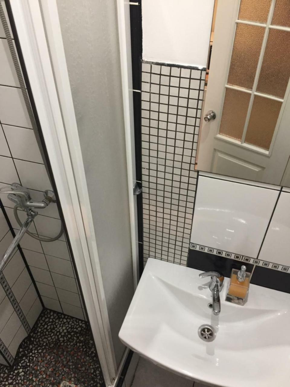 Chokolate Apartamento Lviv Exterior foto
