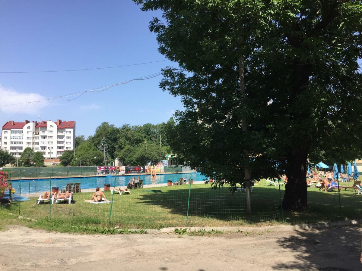 Chokolate Apartamento Lviv Exterior foto